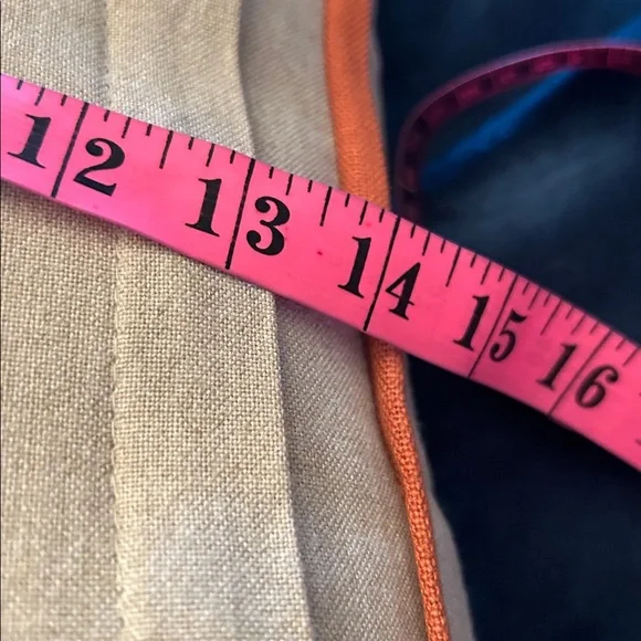 Embroidered pillow - Picture 9 of 10